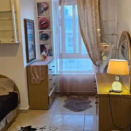 Stylish Sea View Feels Like Home, Just Steps From The * Marsaskala
