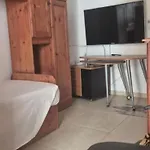 Seaview 2nd Floor Apartman