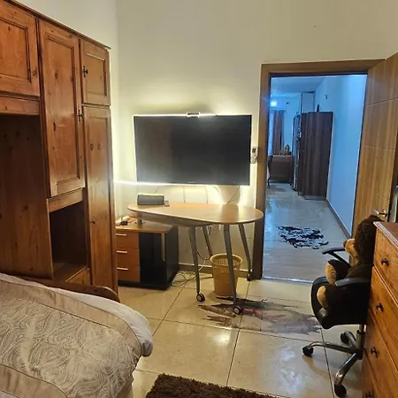 Stylish Sea View Apartment Feels Like Home, Just Steps From The Beach Appartamento *