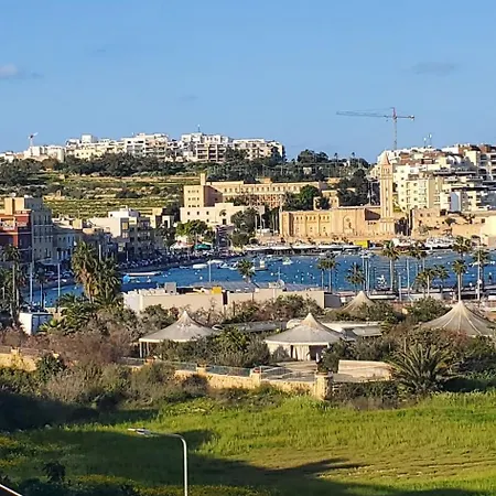 Stylish Sea View Apartment Feels Like Home, Just Steps From The Beach * Marsaskala