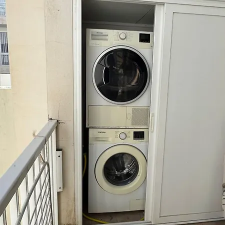 Marsascala 2nd-floor Seaview Elegant 3bedroom 2bathroom Free Breakfast & Tv Movies Lägenhet