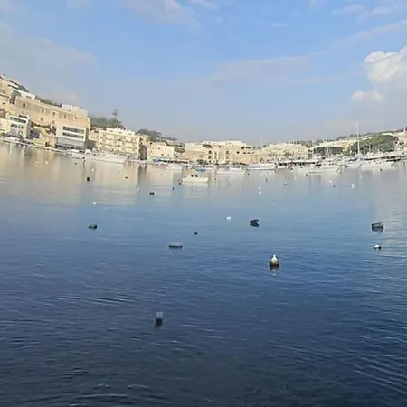 Marsascala 2nd-floor Seaview Elegant 3bedroom 2bathroom Free Breakfast & Tv Movies Marsaskala