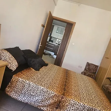 Marsascala 2nd-floor Seaview Elegant 3bedroom 2bathroom Free Breakfast & Tv Movies Marsaskala