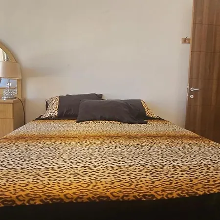 Marsascala 2nd-floor Seaview Elegant 3bedroom 2bathroom Free Breakfast & Tv Movies Apartamento *