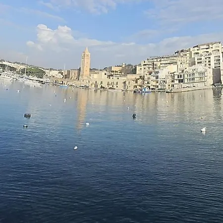 Marsascala 2nd-floor Seaview Elegant 3bedroom 2bathroom Free Breakfast & Tv Movies Marsaskala