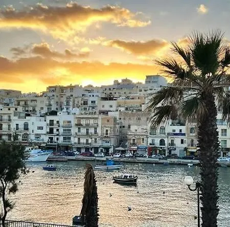 Marsascala 2nd-floor Seaview Elegant 3bedroom 2bathroom Free Breakfast & Tv Movies Apartamento *