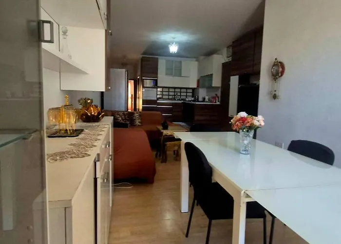 Seaview Elegant Apartment Feels Like Home *