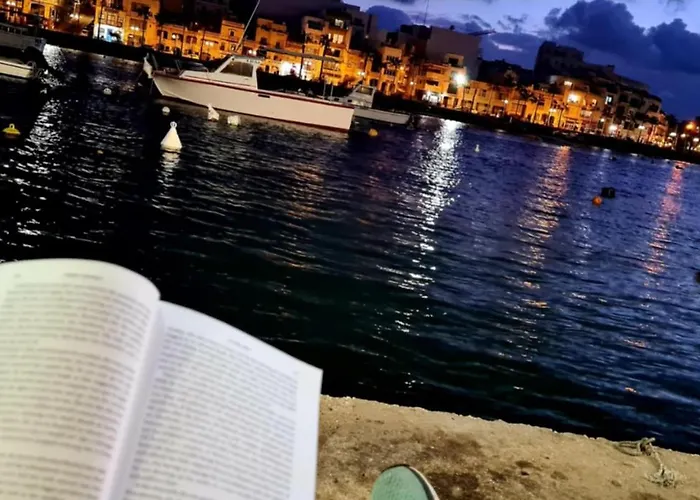 Seaview 2nd Floor Apartment *