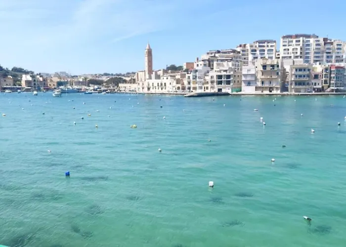 Seaview Elegant Apartment Feels Like Home