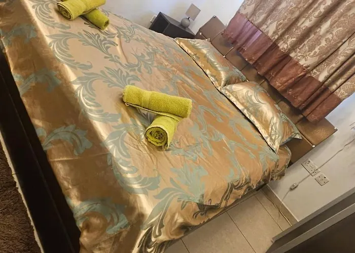 Seaview Elegant Apartment Feels Like Home